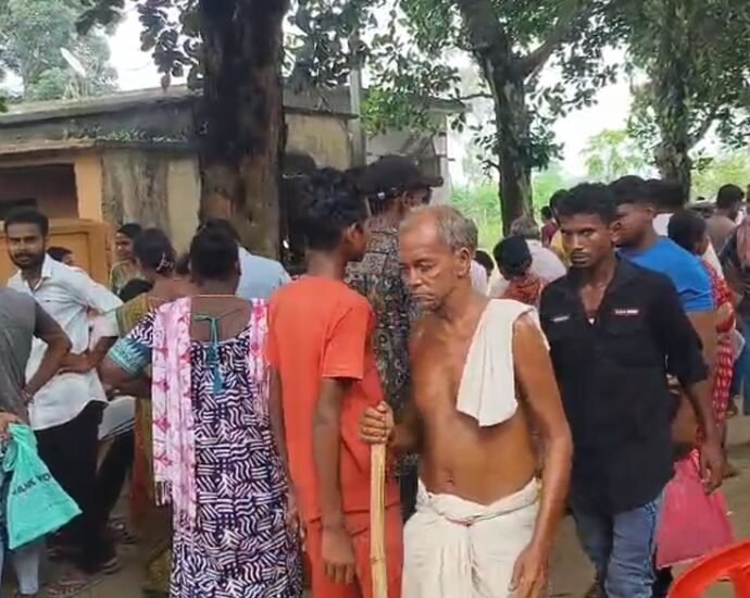দুয়ারে সরকার হলেও, পাড়ার সমাধান হলনা শ্রীপুরে